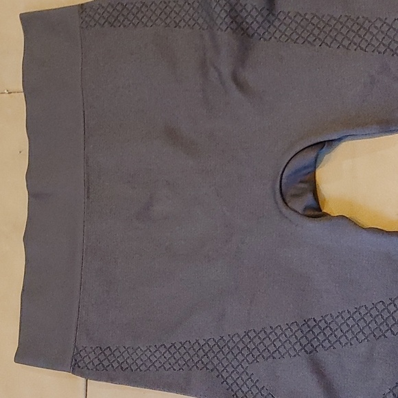 Motherhood Maternity Leggings - Picture 2 of 4